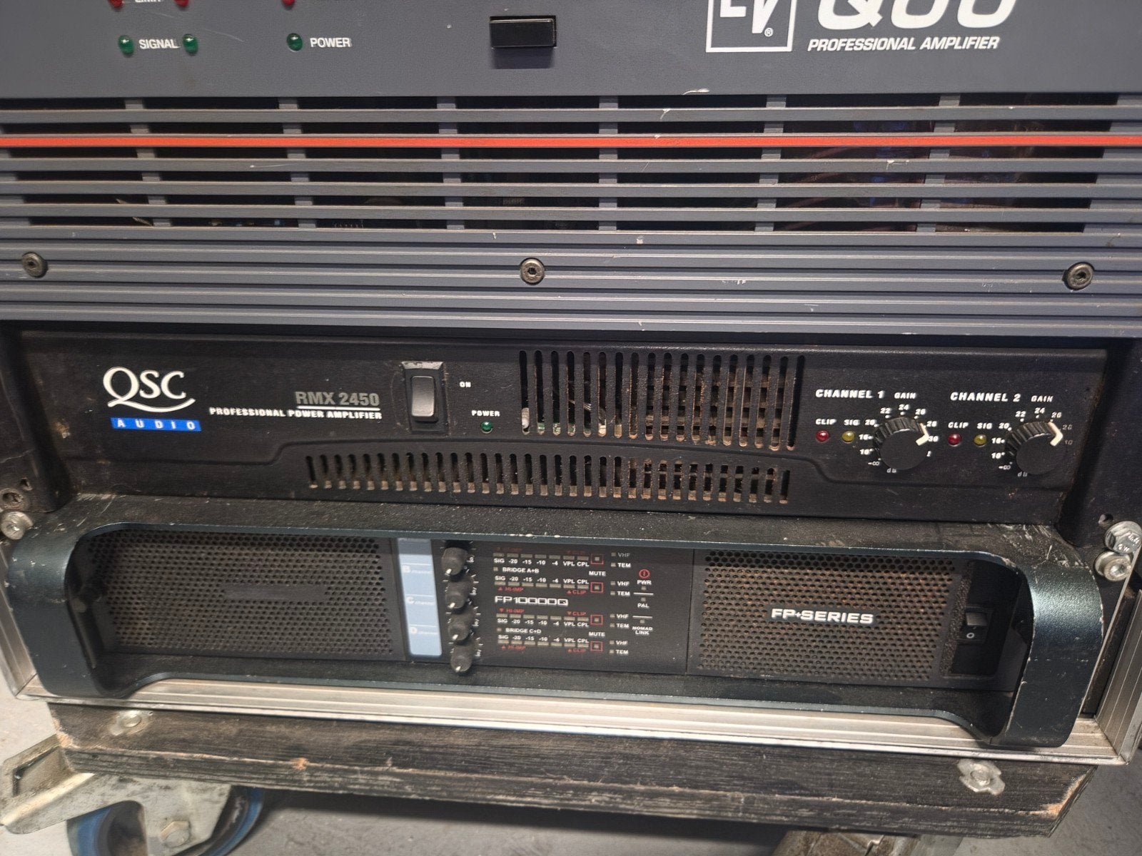 QSC RMX 2450 Professionele Eindversterker, Muziek en Instrumenten, Ophalen of Verzenden, Gebruikt