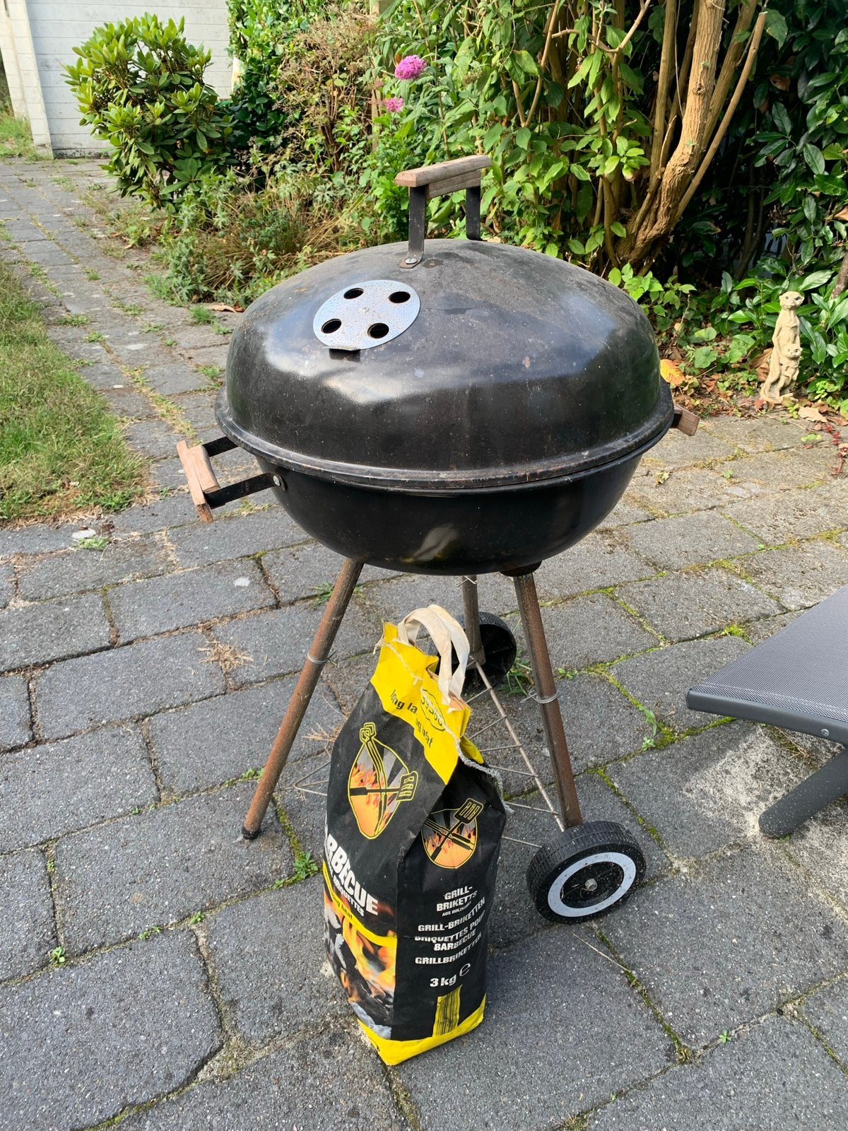 Oude BBQ met kolen gratis af te halen, Ophalen, Gebruikt