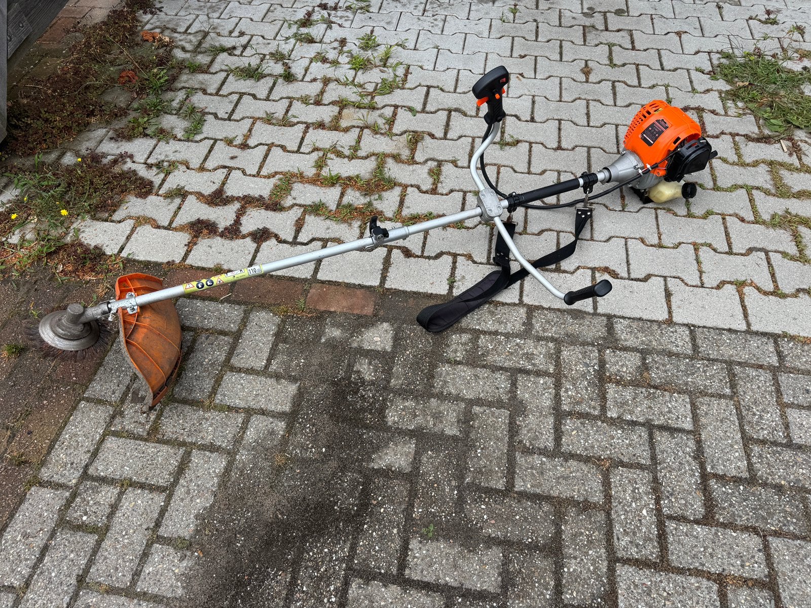 Kibani bosmaaier 4 takt met nieuw mes, Tuin en Terras, Ophalen, Zo goed als nieuw, Benzine