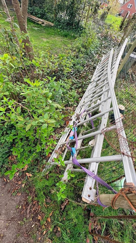 Twee x aluminium uitschuifladders  (4 meter), Doe-het-zelf en Verbouw, Ophalen, Gebruikt, Ladder, Opvouwbaar of Inschuifbaar