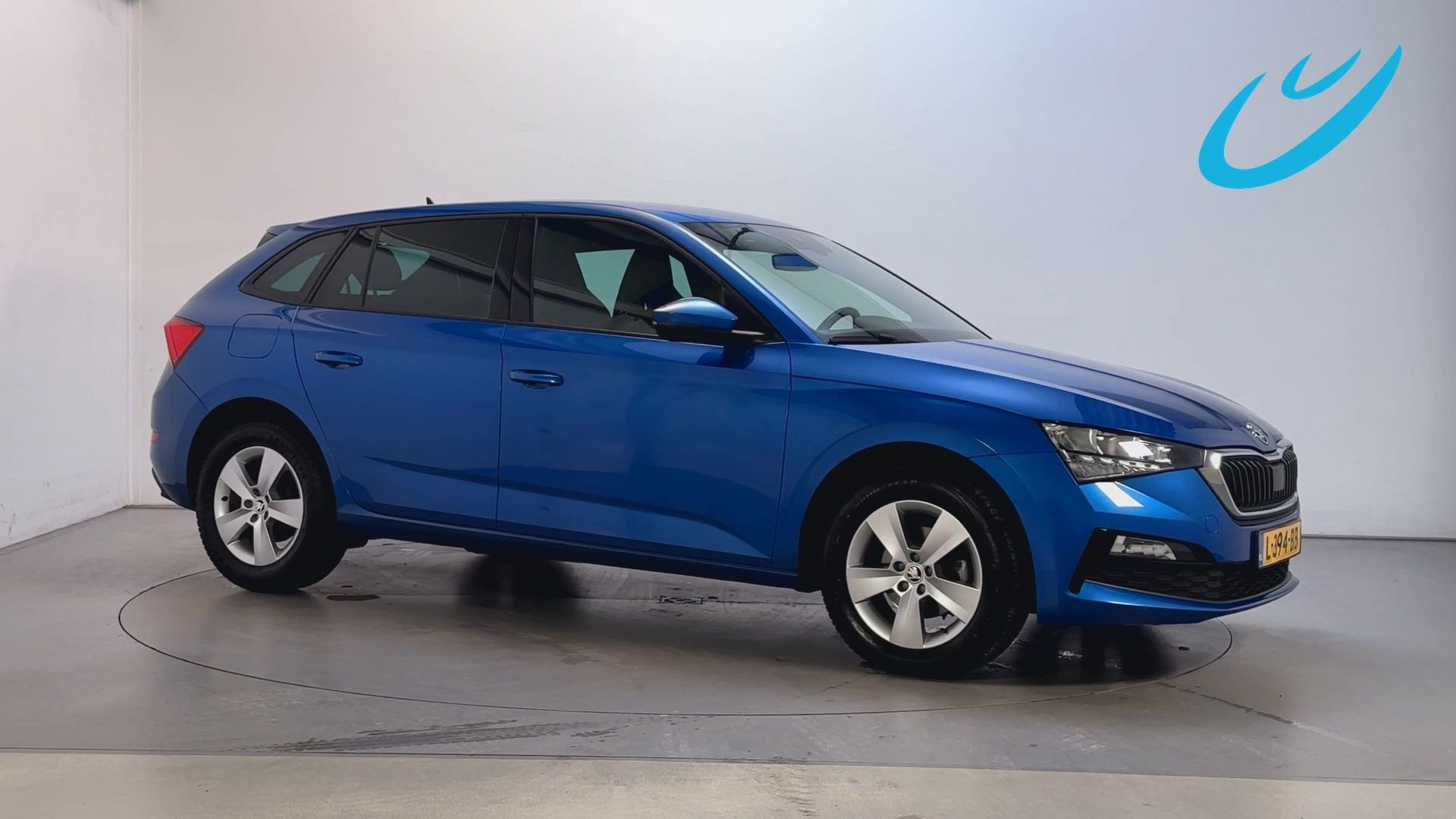 Skoda Scala 1.0 TSI 110pk DSG Sport Business Navigatie Parke, Dealer onderhouden, Gebruikt, Met garantie (alle), Blauw