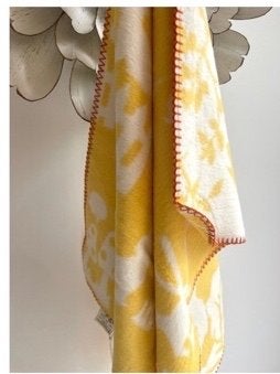 Nieuwe Superzachte Babydeken 75x100 cm - Geel/Wit, Ophalen of Verzenden, Nieuw, Meerkleurig, Deken