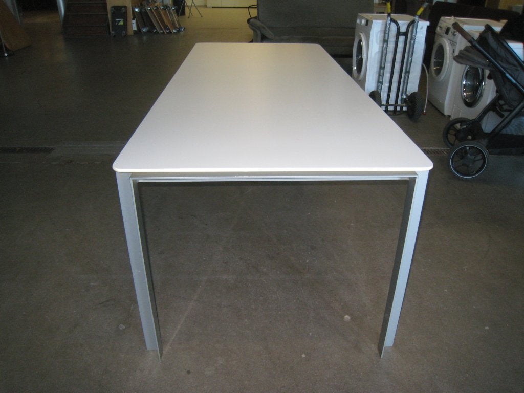 Harvink eettafel van metaal en kunststof, Niet ingevuld, Gebruikt, Niet ingevuld, Niet ingevuld