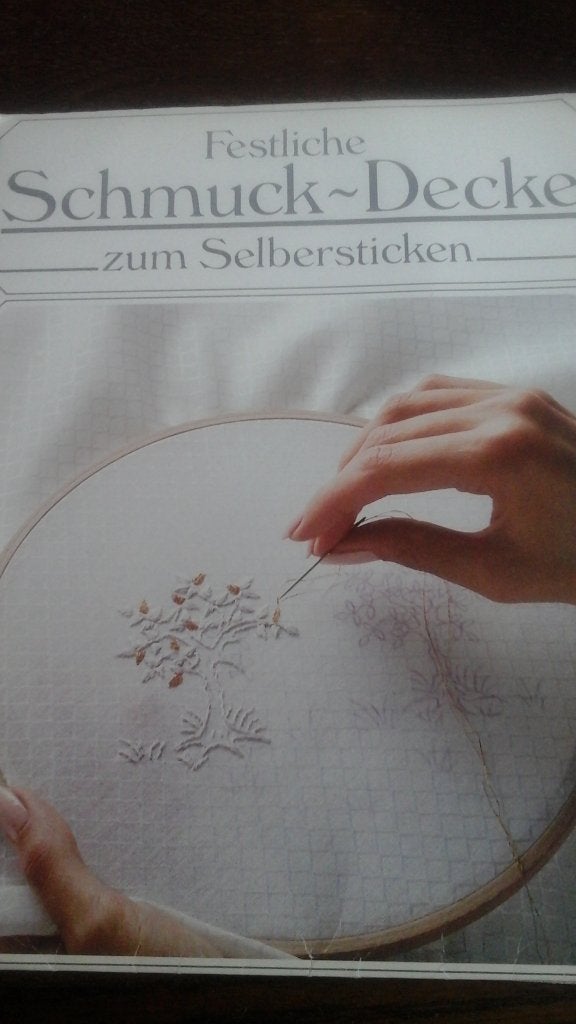 Vierkante tafelkleed, 80 / 80 cm, iets meer dan de helft, Ophalen of Verzenden, Zo goed als nieuw, Handborduren, Onderdeel of Toebehoren