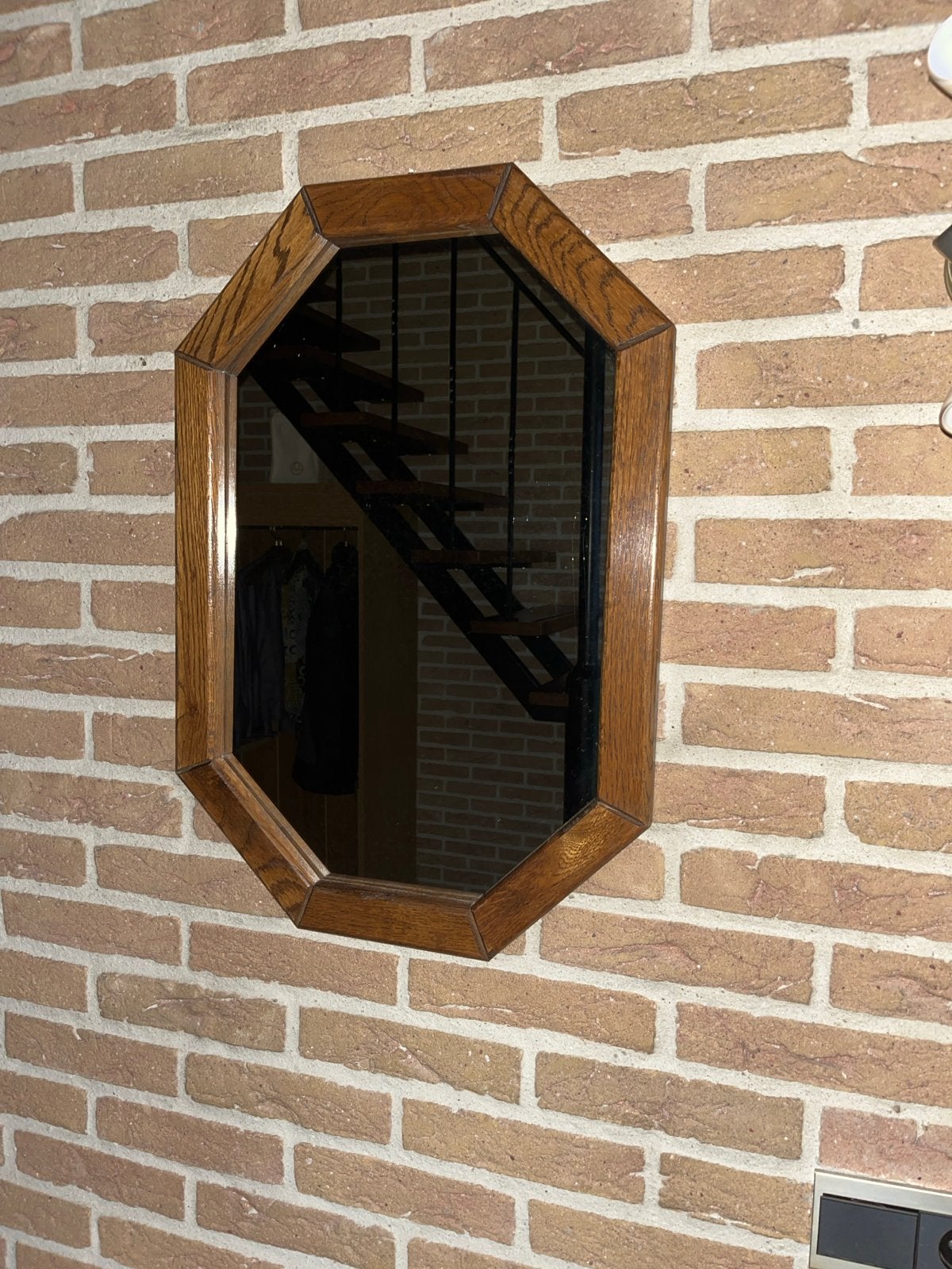 Halspiegel met houten lijst - Octagonale vorm, Huis en Inrichting, Ophalen of Verzenden, Gebruikt, Overige vormen, 50 tot 75 cm