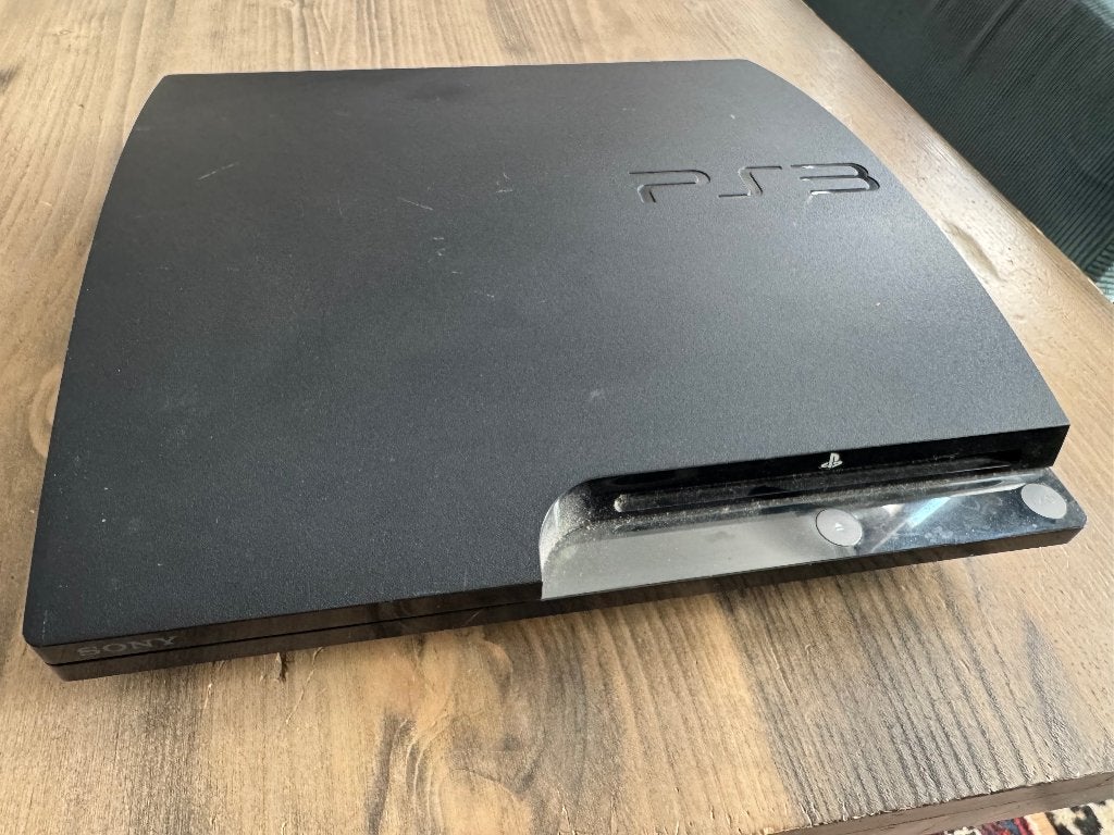 "PlayStation 3 Slim 320GB | 3 controllers + 3 games + kabels, Spelcomputers en Games, Ophalen, Gebruikt, Vanaf 3 jaar