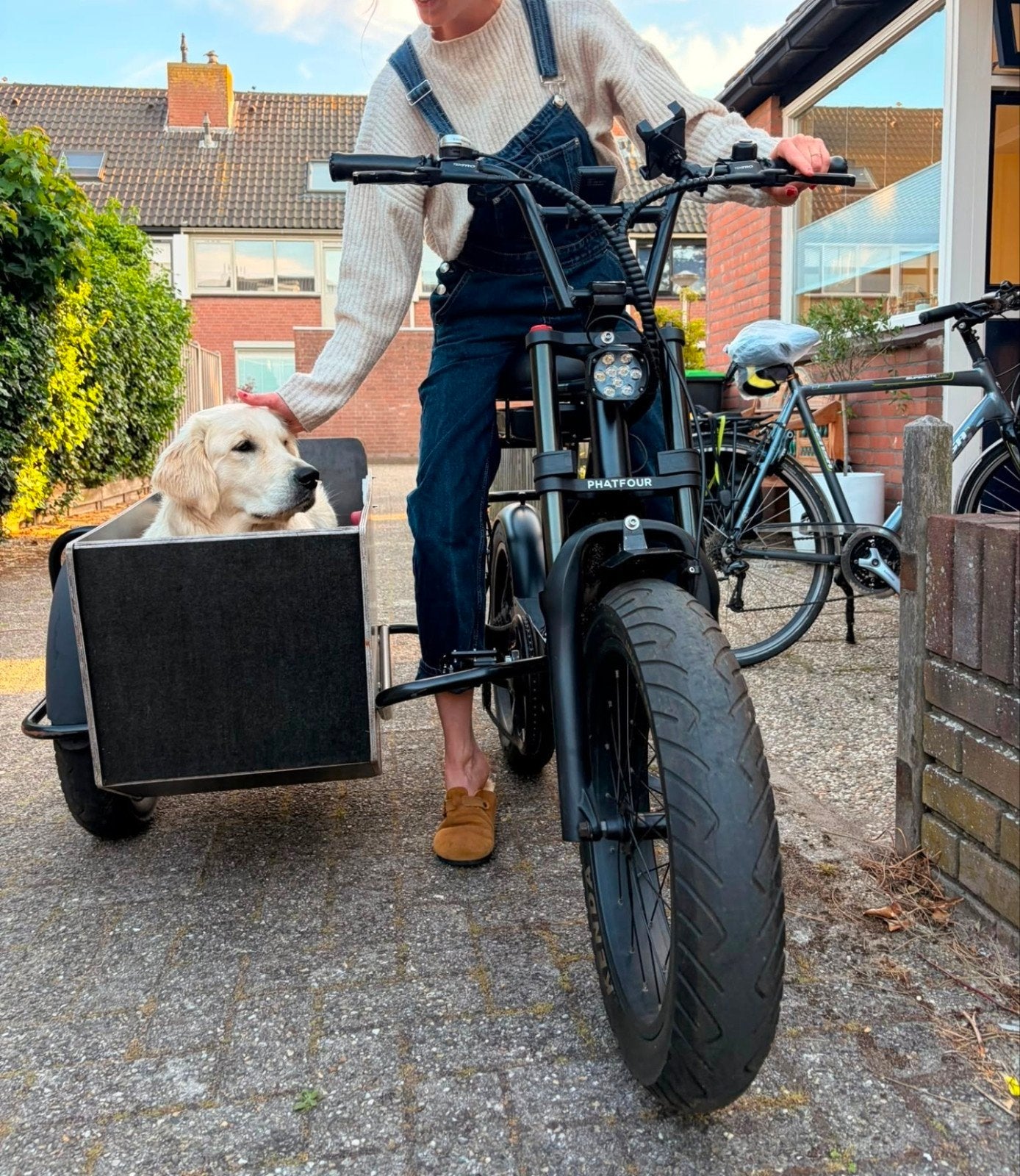 Phatfour FLB+ met originele zijspan! (Bakfiets alternatief)), Fietsen en Brommers, Elektrisch, Zo goed als nieuw, 2 kinderen, Schijfrem