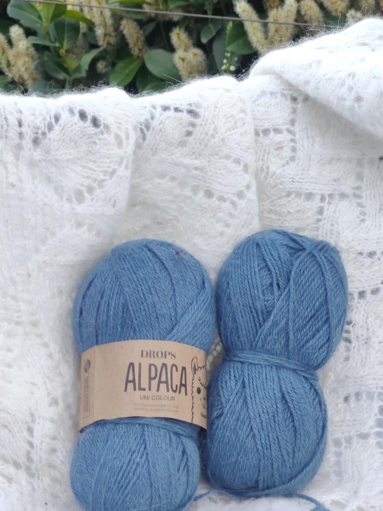 85 gram Drops Alpaca uni 100% alpaca wol ruim 275 m nld 3, Ophalen of Verzenden