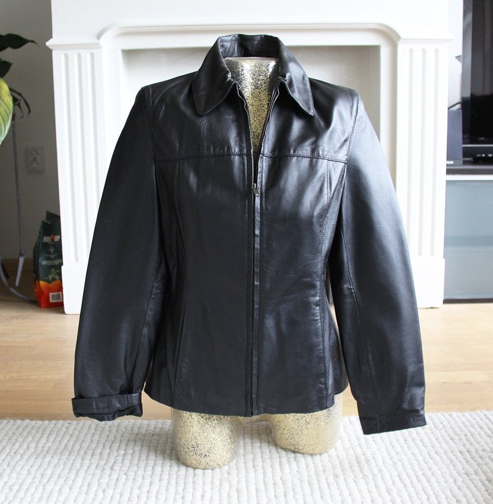 Stoere Zwarte Leren Jas (S) € 45,-, Zwart, Ophalen of Verzenden, Maat 36 (S), Onbekend