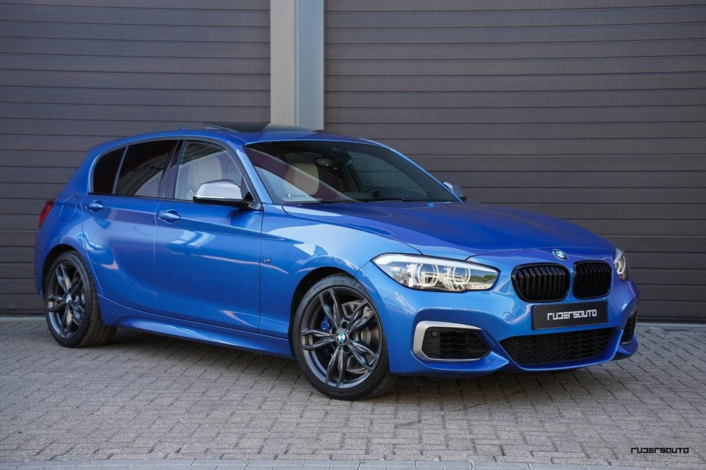 BMW 1-serie M140i LCI2 | Schuifdak | Navi Pro | Camera | Est, Achterwielaandrijving, Gebruikt, Beige, Blauw