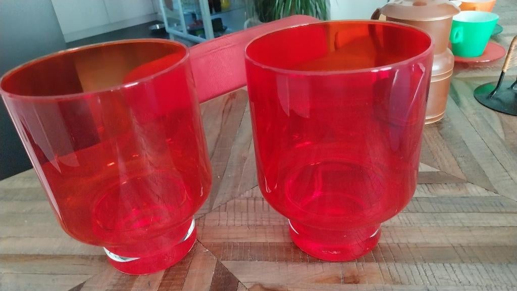 Twee grote glazen bloempotten / vazen rood, Huis en Inrichting, Ophalen, Minder dan 50 cm, Rood, Glas