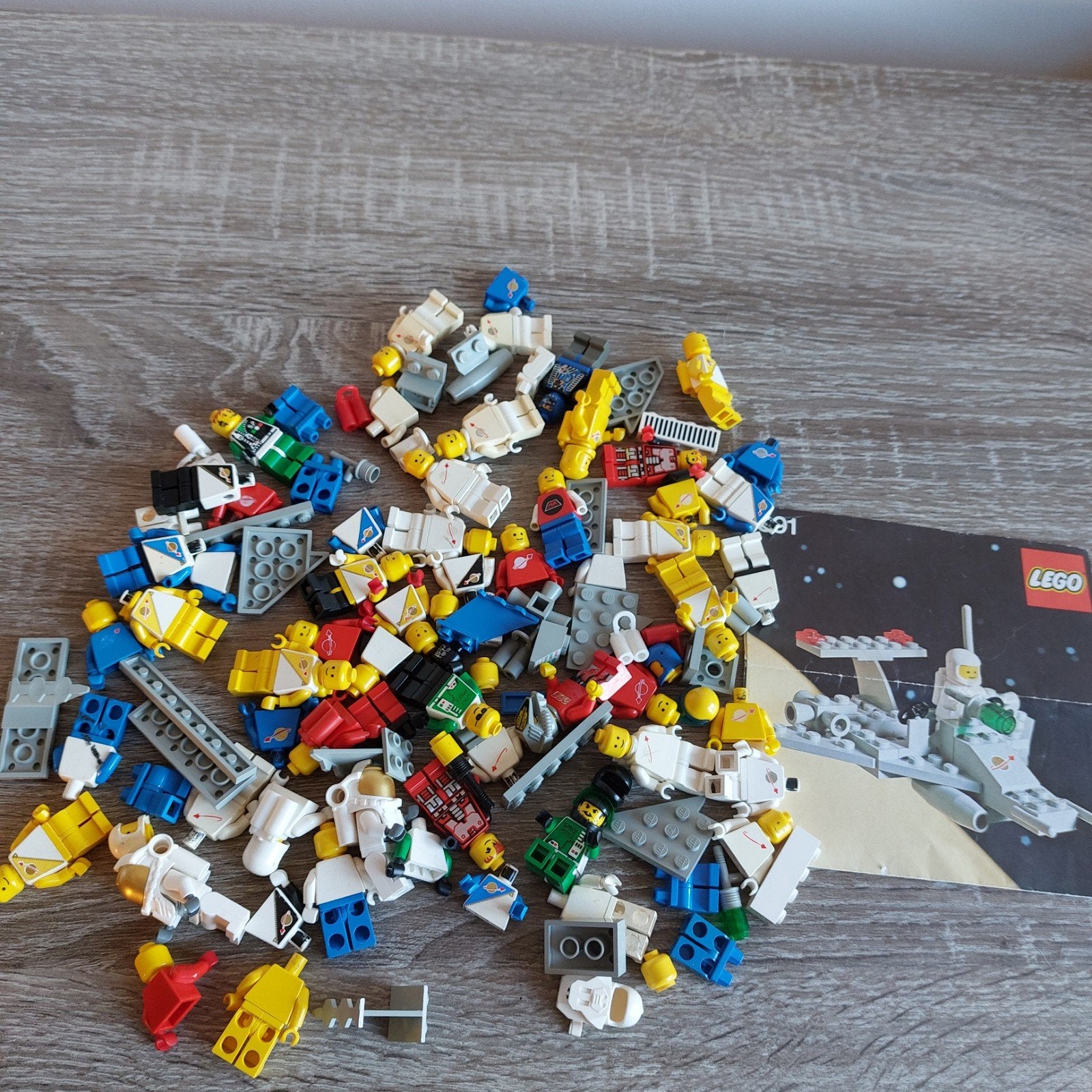 Grote partij vintage Classic Space minifigs en onderdele, Ophalen of Verzenden, Gebruikt, Lego