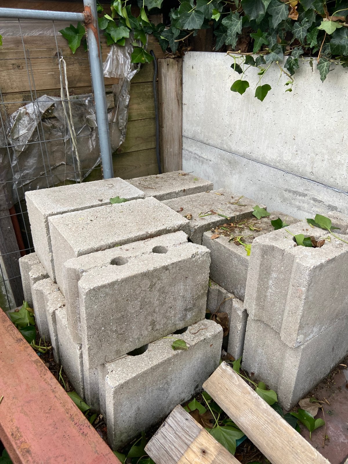 Gratis ophalen ca. 15 betonblokken, Ophalen, Zo goed als nieuw, Bakstenen