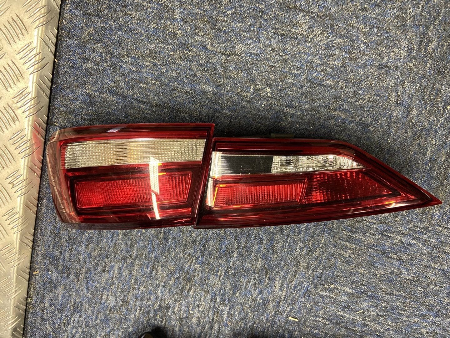 Audi A3 sedan limo achterlichten rechts 8v5945076 8v5945070, Auto-onderdelen, Verlichting, Gebruikt, -, -, Ophalen of Verzenden