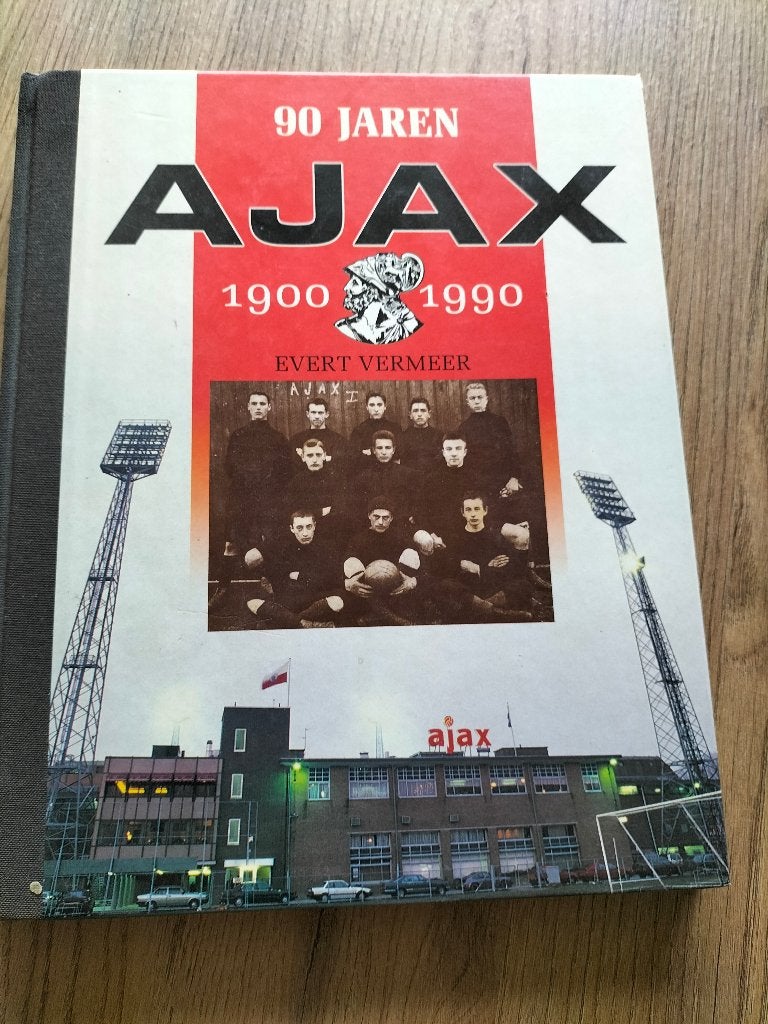 Boek Ajax 1900-1990, Boeken, Ophalen of Verzenden, Zo goed als nieuw, Balsport