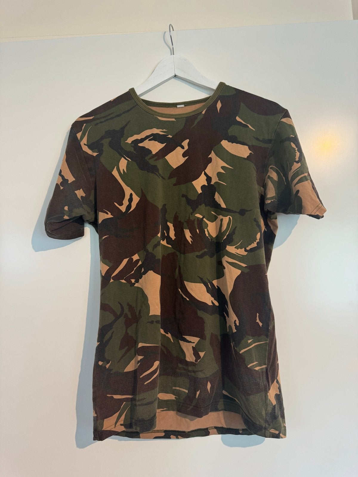 Camo T-shirt Ministerie van Defensie Maat M, Kleding | Heren, Ophalen of Verzenden, Zo goed als nieuw, Maat 48/50 (M), Meerkleurig