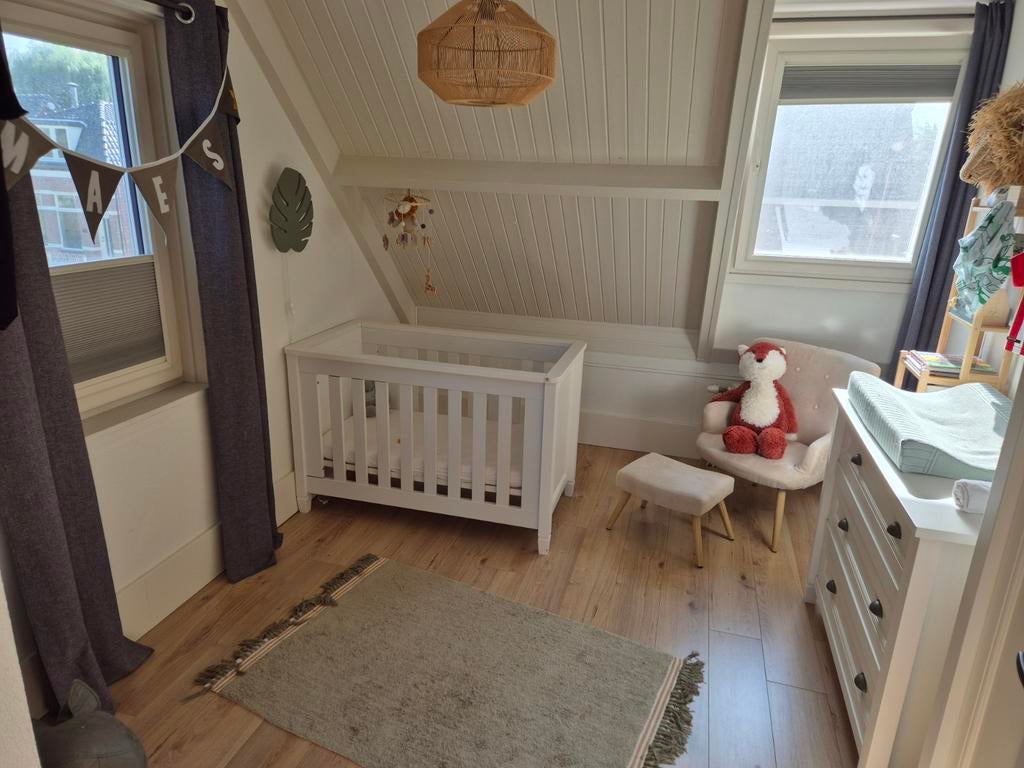 Babykamer (ledikant, commode en kast), Ophalen, Gebruikt, Kast, 105 cm of meer