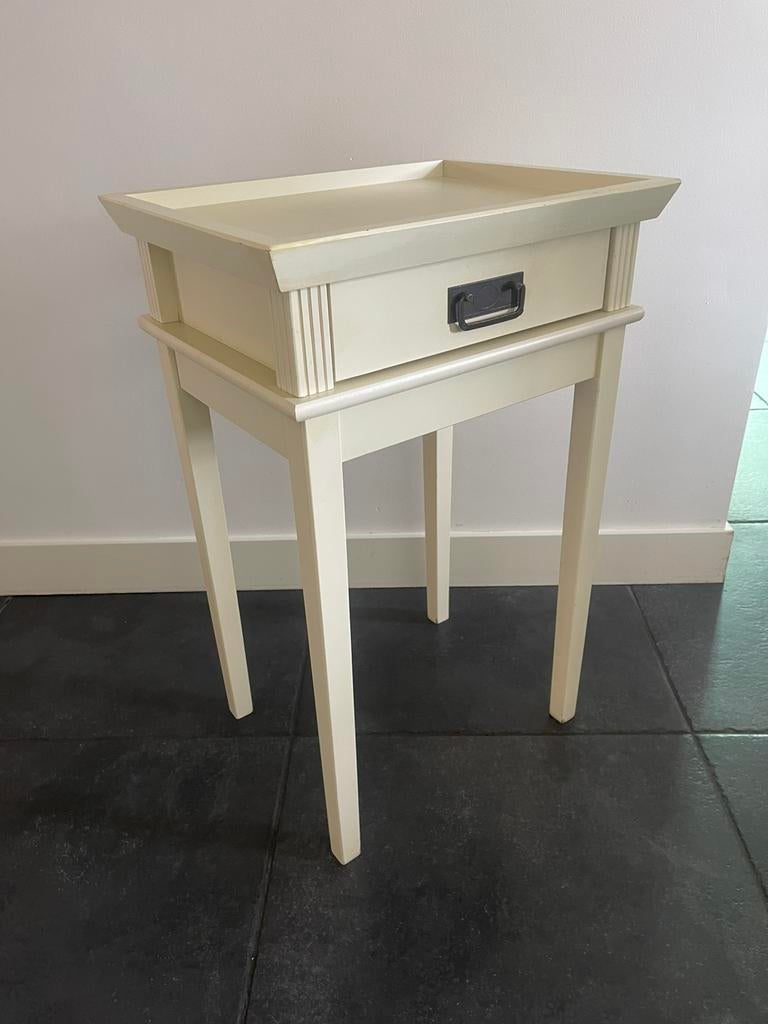 Tafel met La. Hoog. Zie veder Foto’s met beschrijving., Ophalen, Minder dan 55 cm, Gebruikt, Brocant klassiek