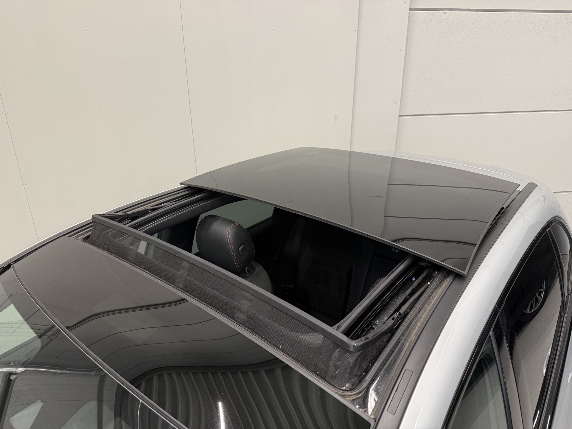 Mercedes-Benz B-Klasse 200 AMG aut. 58.889KM/PANO/TREKHAAK/M, Dealer onderhouden, Gebruikt, Zwart, 4 cilinders