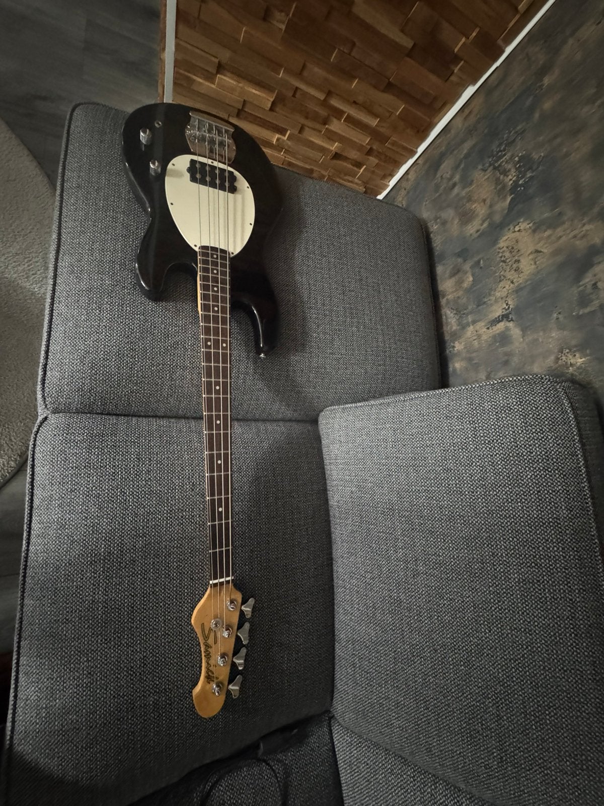 Basgitaar merk Samick, Muziek en Instrumenten, Snaarinstrumenten | Gitaren | Bas, Zo goed als nieuw, Ophalen