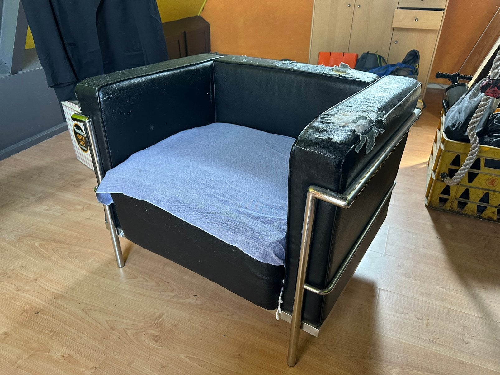 Replica Le Corbusier Designer Stoel, Ophalen, Zo goed als nieuw, Leer