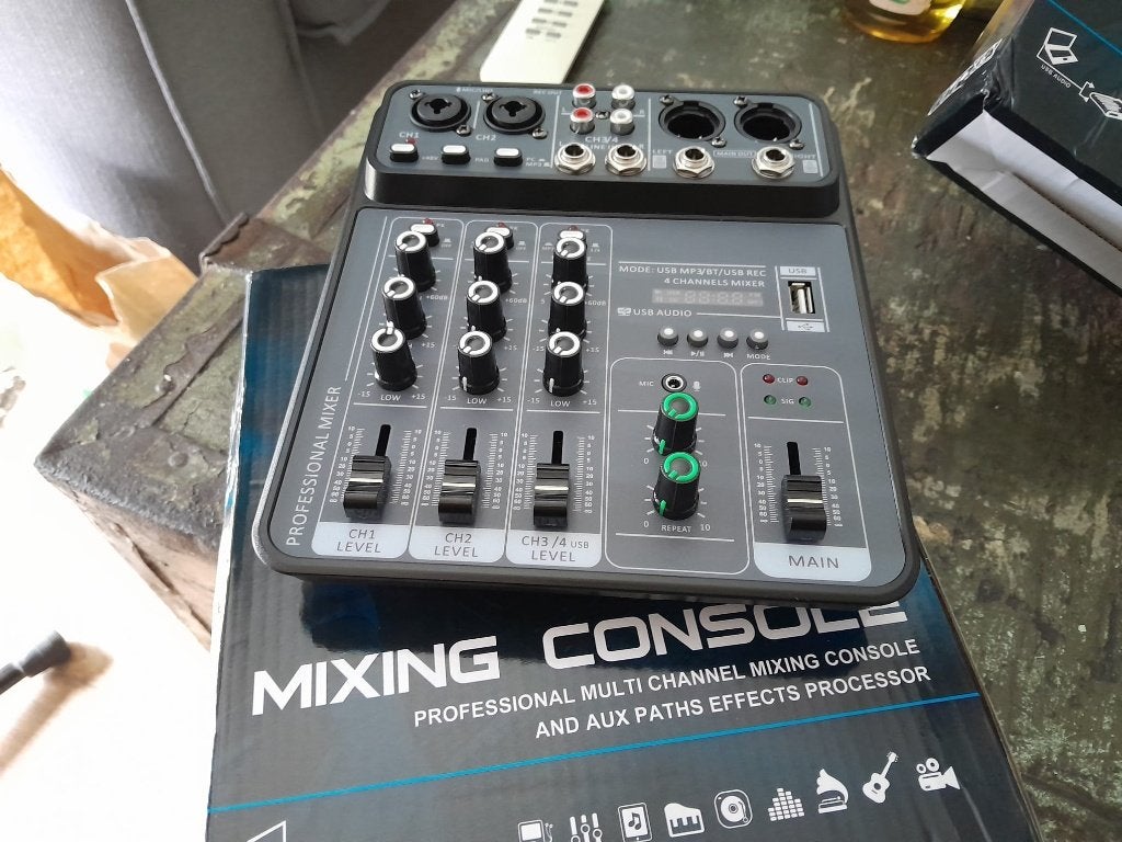 4-kanaals audio mixer. Ongebruikt nieuw in doos!, Verzenden, Nieuw, Audio