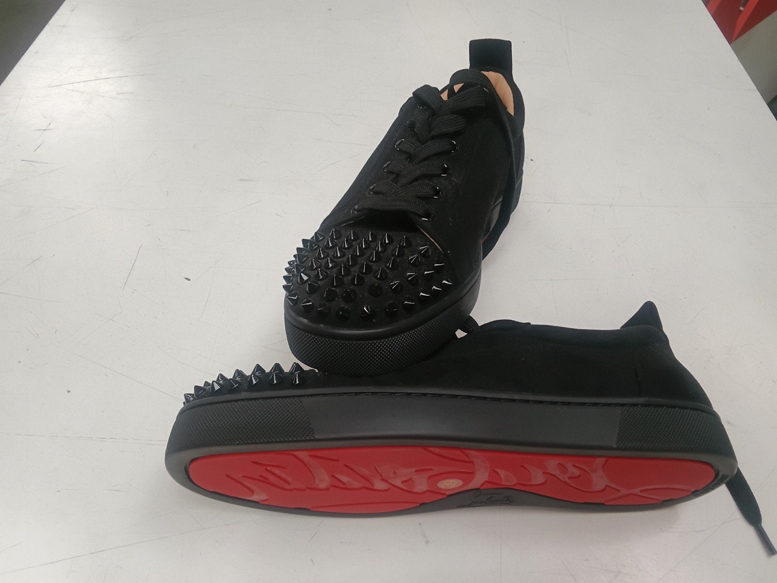 Christian Louboutin Sneakers Zwart met Spikes - Maat 39, Ophalen of Verzenden, Nieuw, Zwart