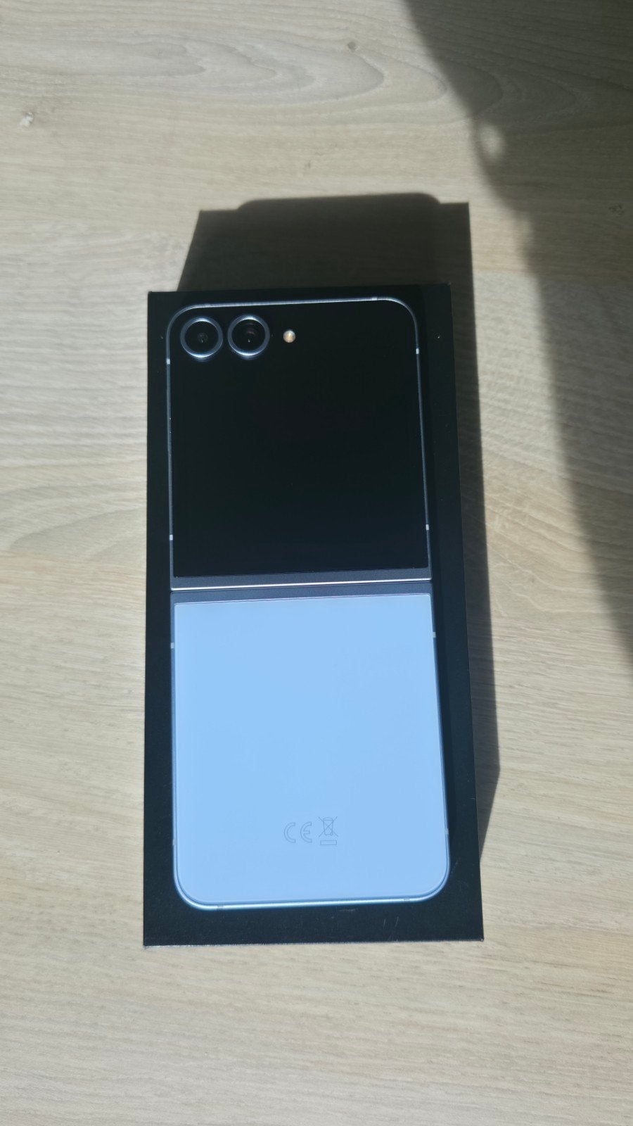 Foto 4 van Samsung Galaxy Flip 6- 256 GB- 5G