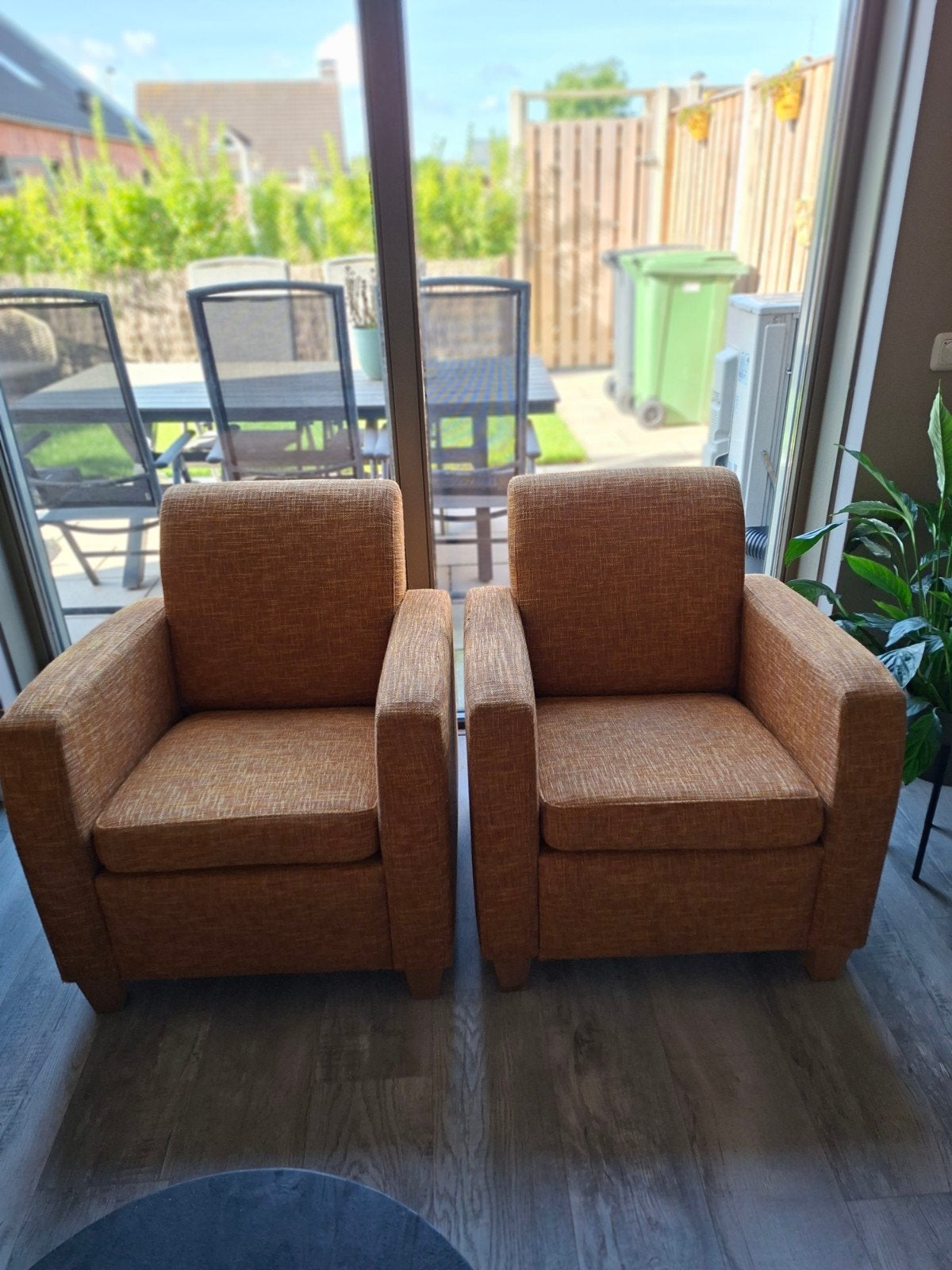 Twee nette fauteuils (Goossens) okergeel, Huis en Inrichting, Ophalen, 75 tot 100 cm, Zo goed als nieuw, Stof
