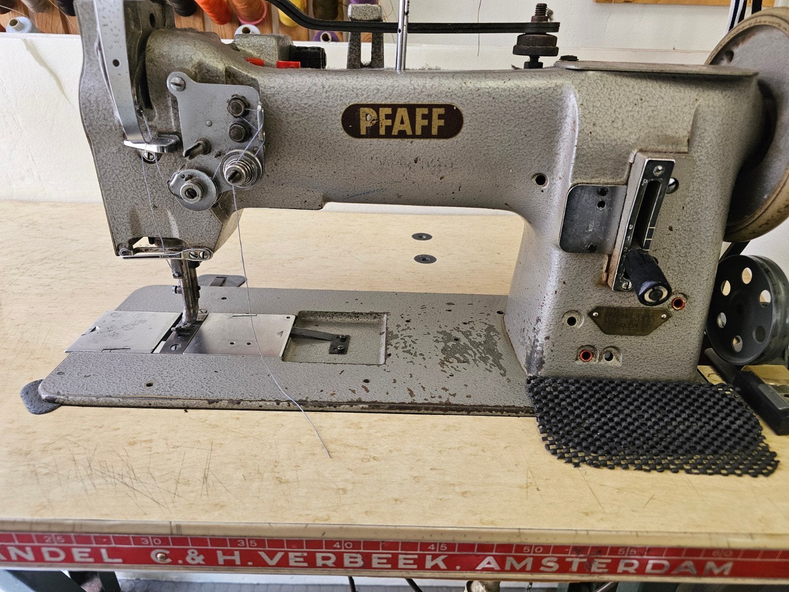 Industriële naaimachine Pfaff, gebruikt, Ophalen, Naaimachine, Industrieel, Gebruikt