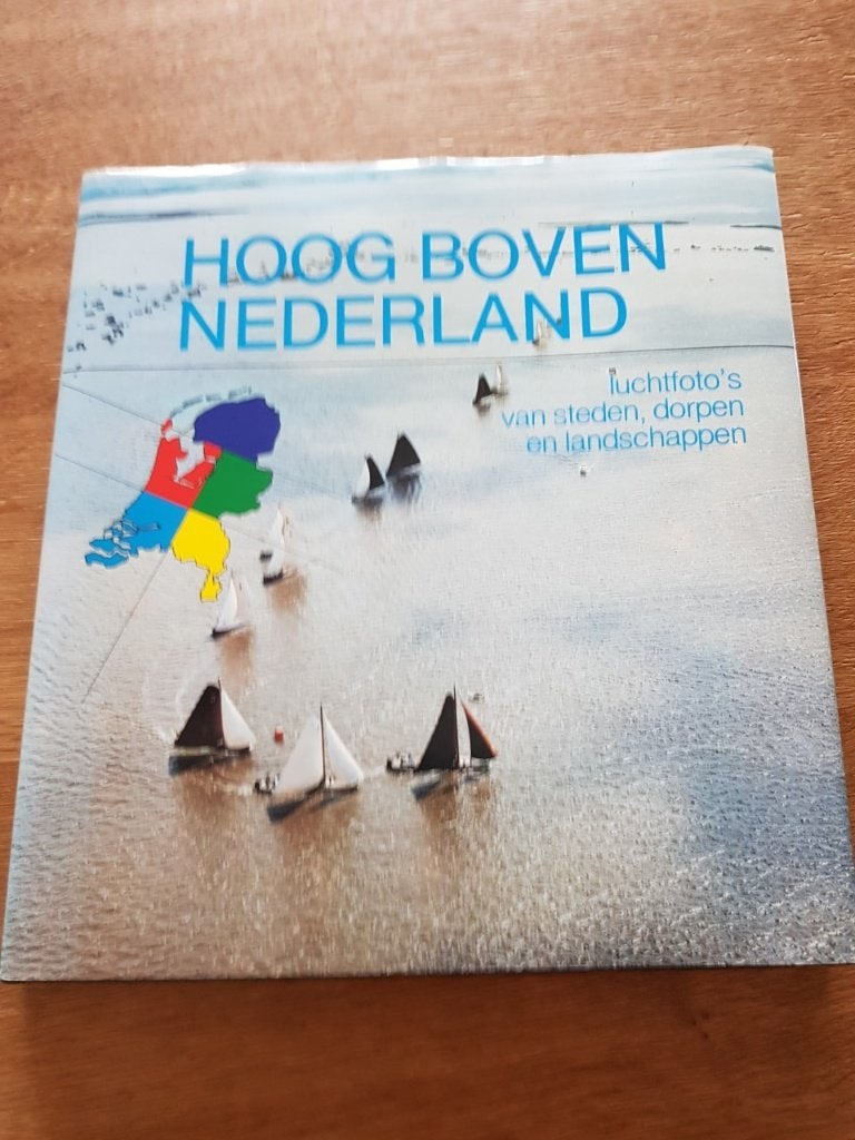 Hoog boven Nederland, Gelezen, Overige typen, Ophalen of Verzenden, 1800 tot 2000