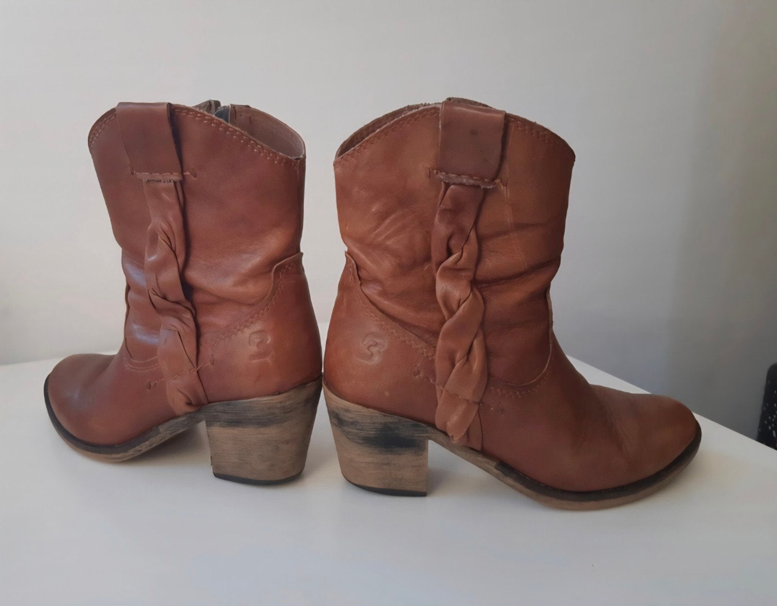 Stoere bruine leren cowboy laarsjes Bullboxer bijna gratis, Kleding | Dames, Bruin, Lage of Enkellaarzen, Ophalen of Verzenden