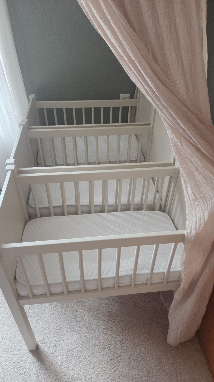 2 Wiegjes incl. matras - Kidsmill Noa Oatmeal, Ophalen, Zo goed als nieuw, Wieg