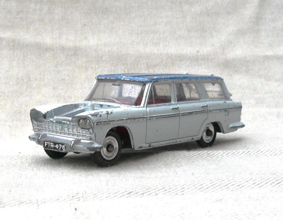 Dinky GB 172 Fiat 2300 stationcar., Ophalen of Verzenden