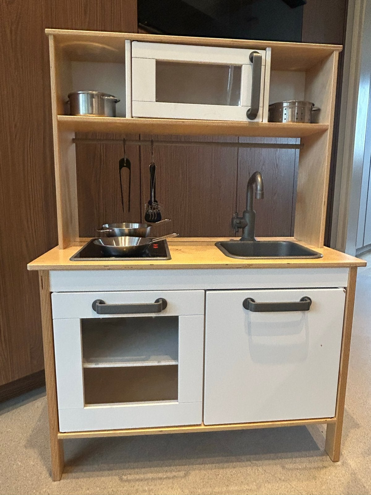 IKEA Speelkeuken DUKTIG met pannenset, Kinderen en Baby's, Speelgoed | Speelkeukens, Ophalen, Gebruikt, Hout, Speelkeuken