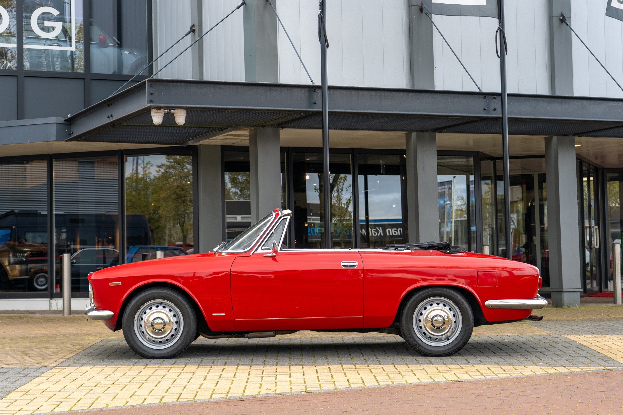 Alfa Romeo Giulia Sprint GTC (bj 1965), Gebruikt, 4 cilinders, Cabriolet, 4 stoelen
