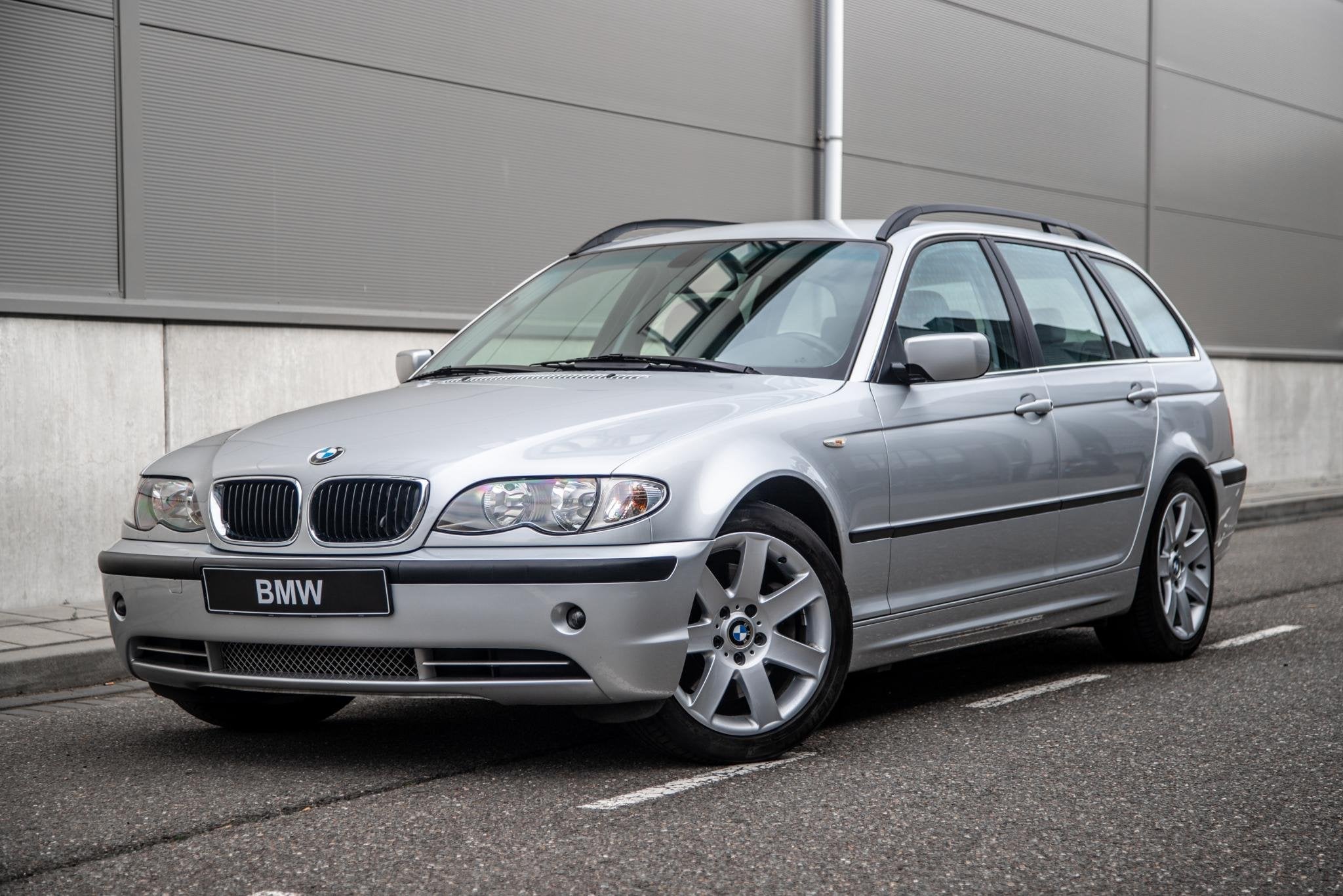 BMW 3-serie Touring 330i Executive | 127.000KM | Nieuwstaat, Auto's, BMW, Automaat, Gebruikt, Parkeersensor, Grijs