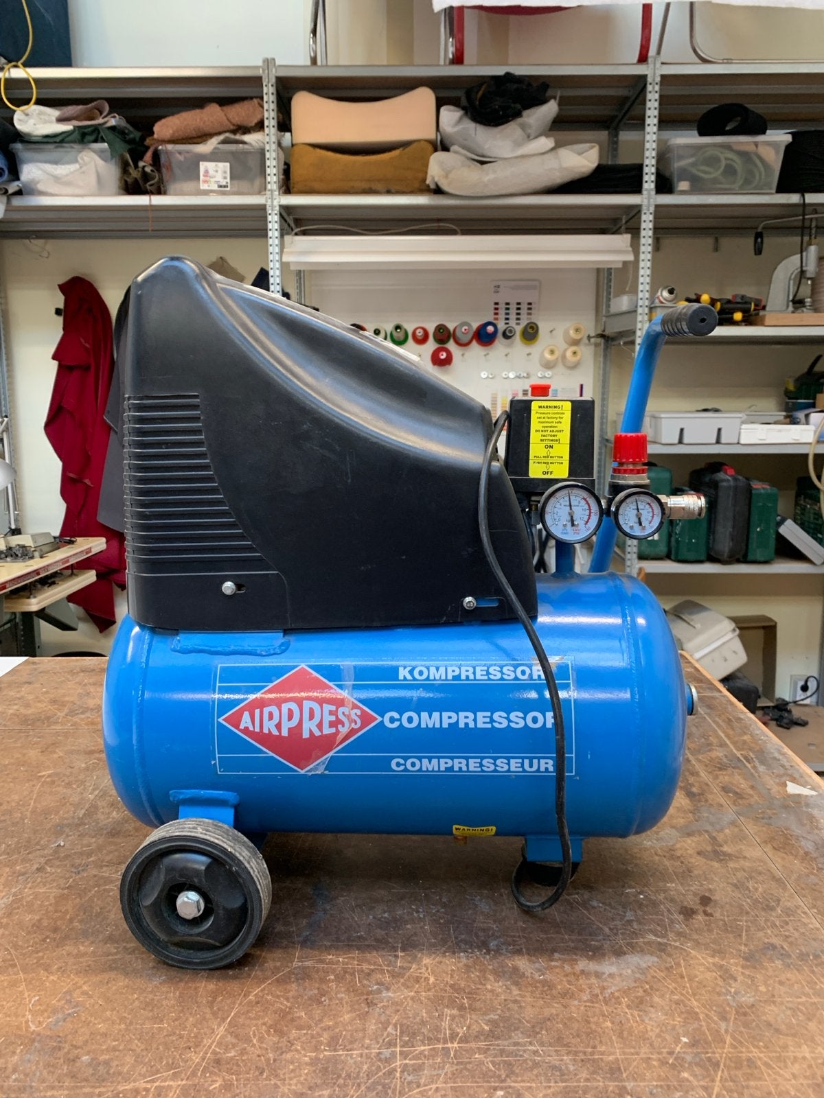 Airpress HLO 215/25 Compressor - Compact en Krachtig, Ophalen, Gebruikt, 6 tot 10 bar, 25 tot 100 liter