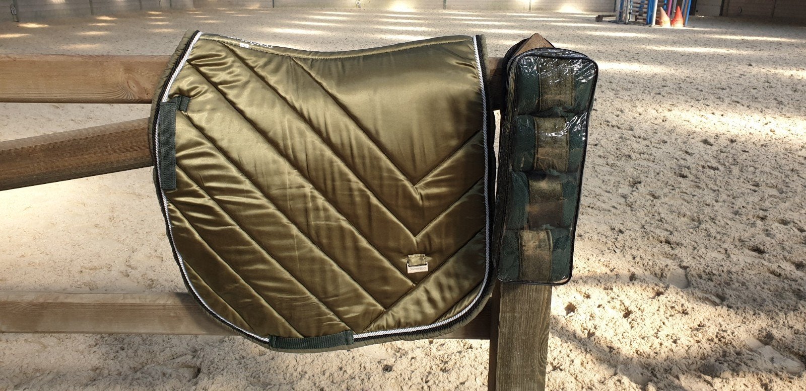 !!Heel veel dekjes!! Dressuur full horsegloss eskadron br, Ophalen of Verzenden