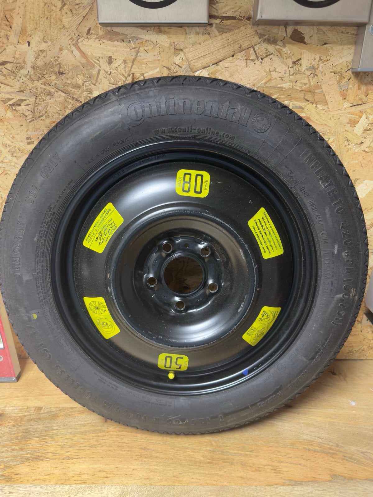 Continental thuiskomer 125/85 R16, Ophalen, Zo goed als nieuw