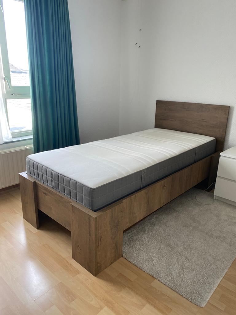 Te koop: Jysk Vedde bedframe 90x200, Huis en Inrichting, Slaapkamer | Bedden, 90 cm, Eenpersoons, Ophalen of Verzenden, Zo goed als nieuw