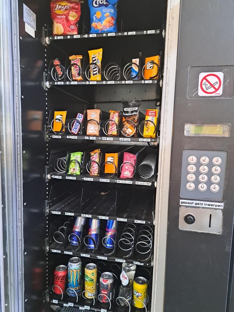 Fris / snack automaat gekoeld, Ophalen, Gebruikt