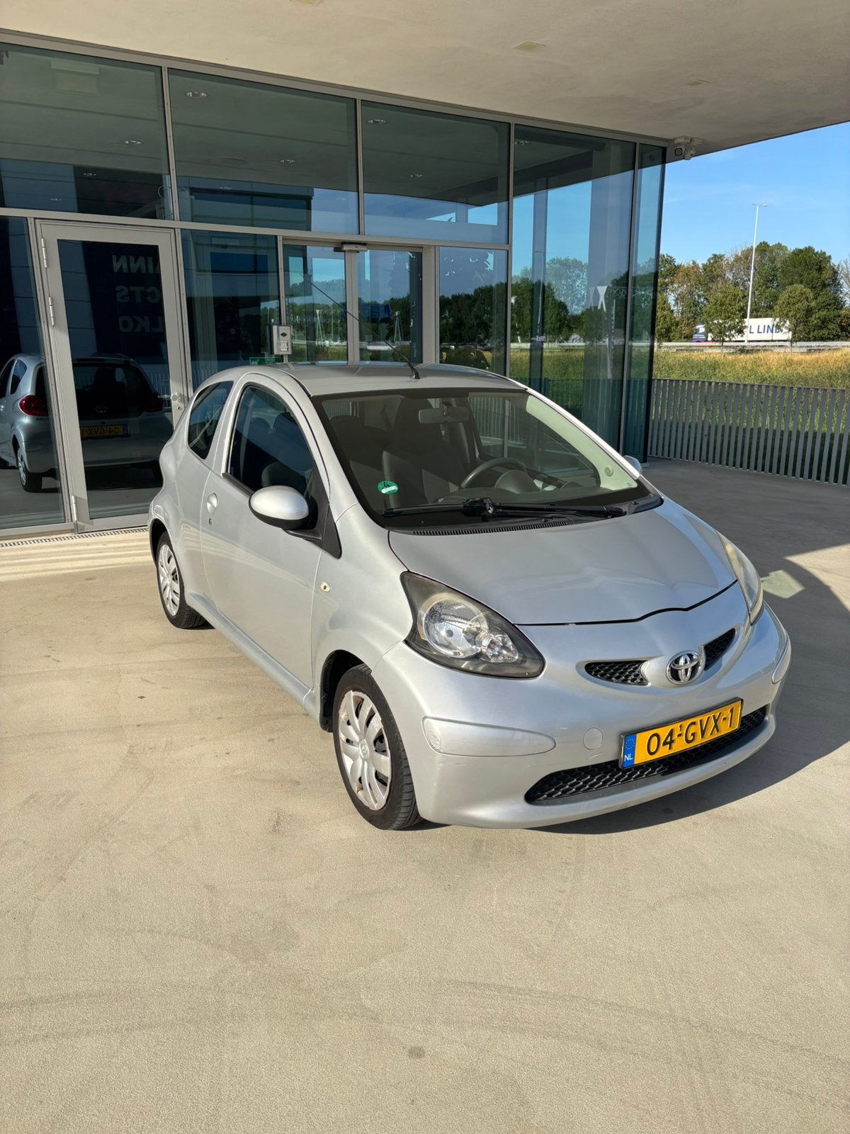 Toyota Aygo 1.0 12V Vvt-i 3DRS MMT 2008 Grijs, Voorwielaandrijving, 4 stoelen, 68 pk, Origineel Nederlands