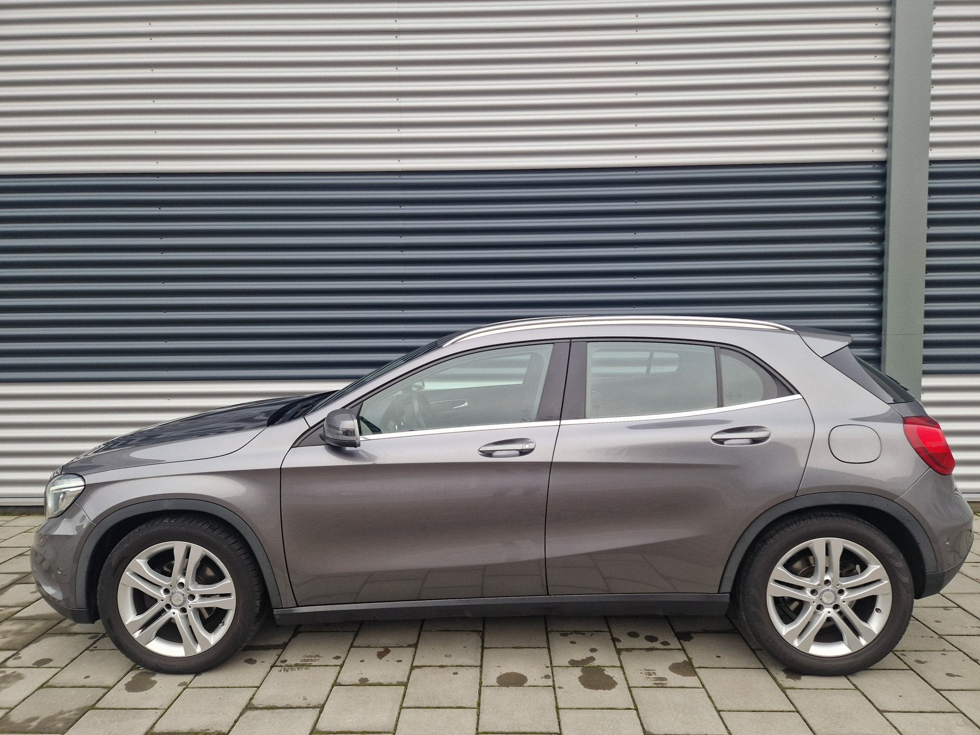 Mercedes-Benz GLA 200 Prestige Automaat,Climatronic,Navigati, Auto's, Gebruikt, Euro 6, 715 kg, Leder en Stof