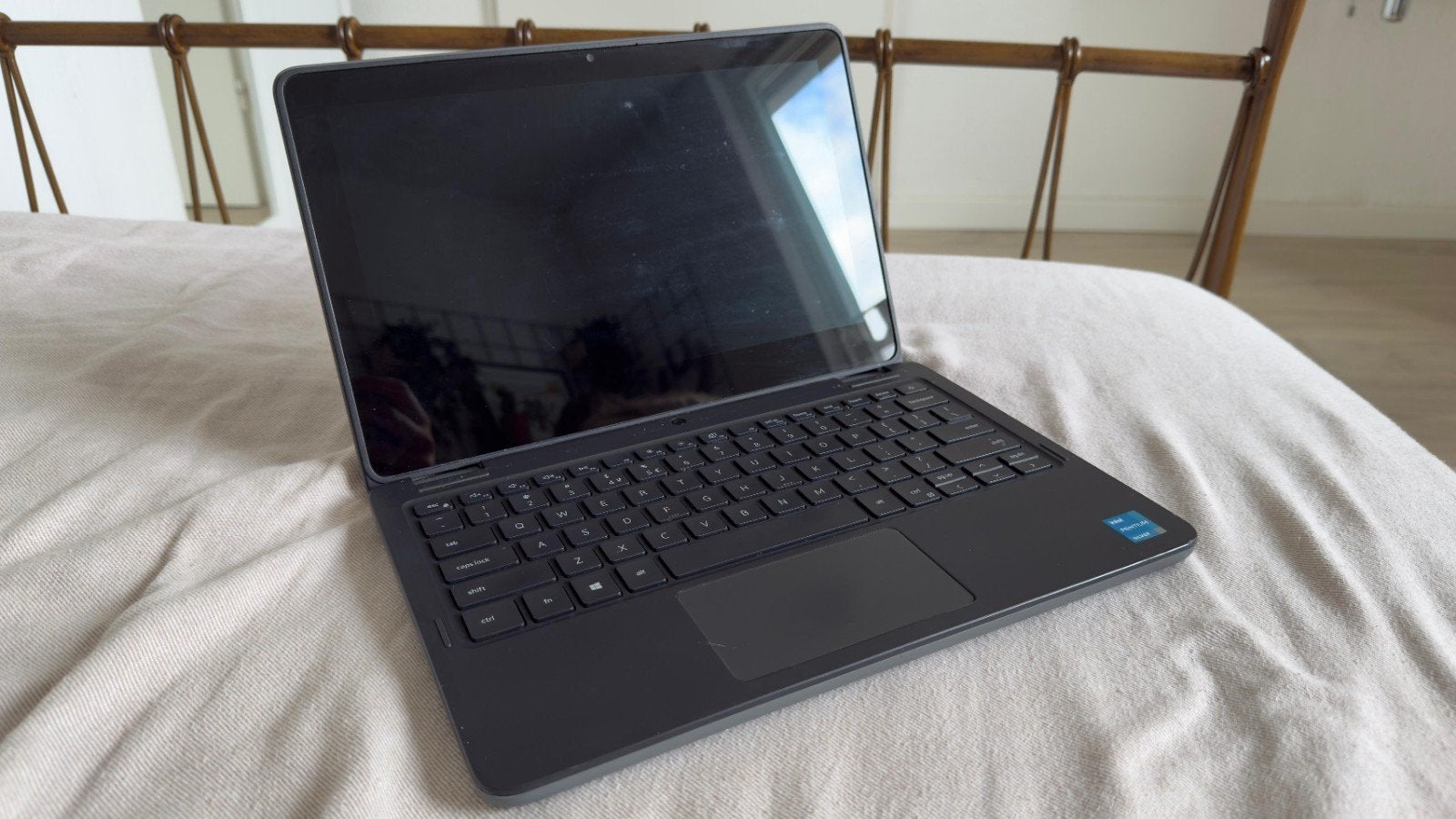 Dell Latitude 3120 2-in-1 laptop - Compact & Brouwbaar, Ophalen, Gebruikt, 2 tot 3 Ghz, Qwerty