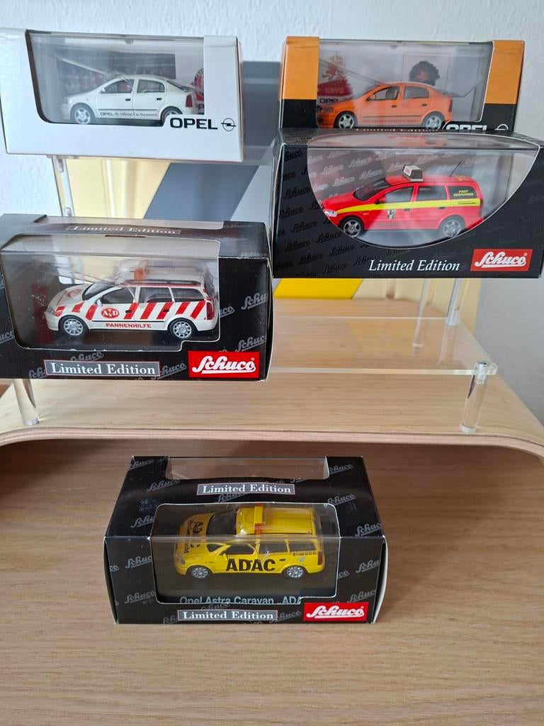 Opel astra  adac  adv  feyenoord  frank rijkaard  respender, Hobby en Vrije tijd, Modelauto's | 1:43, Ophalen of Verzenden, Zo goed als nieuw