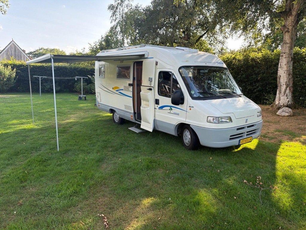 Caravans And Camping Maess