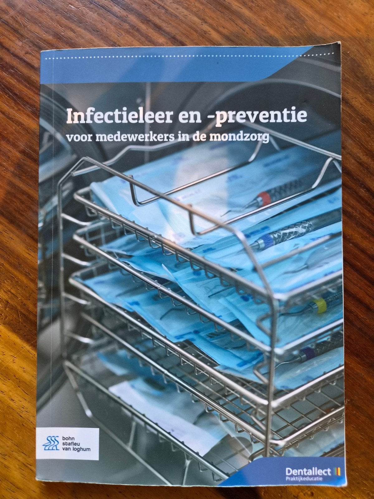 Infectieleer en -preventie voor medewerkers in de mondzorg, Boeken, Ophalen of Verzenden, Zo goed als nieuw, MBO, D.M. Voet