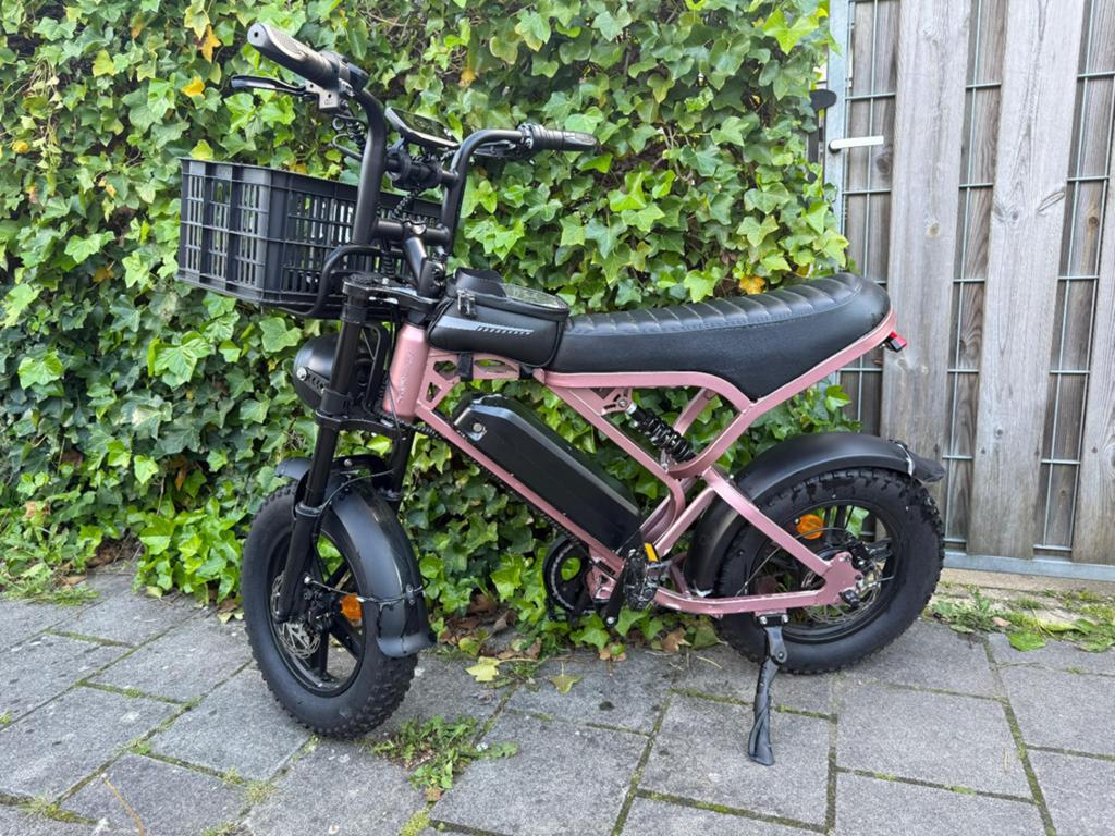 Zeer nette Fatbike v20 pro mini roze (pas 594km), Ophalen of Verzenden, Zo goed als nieuw, Overige typen