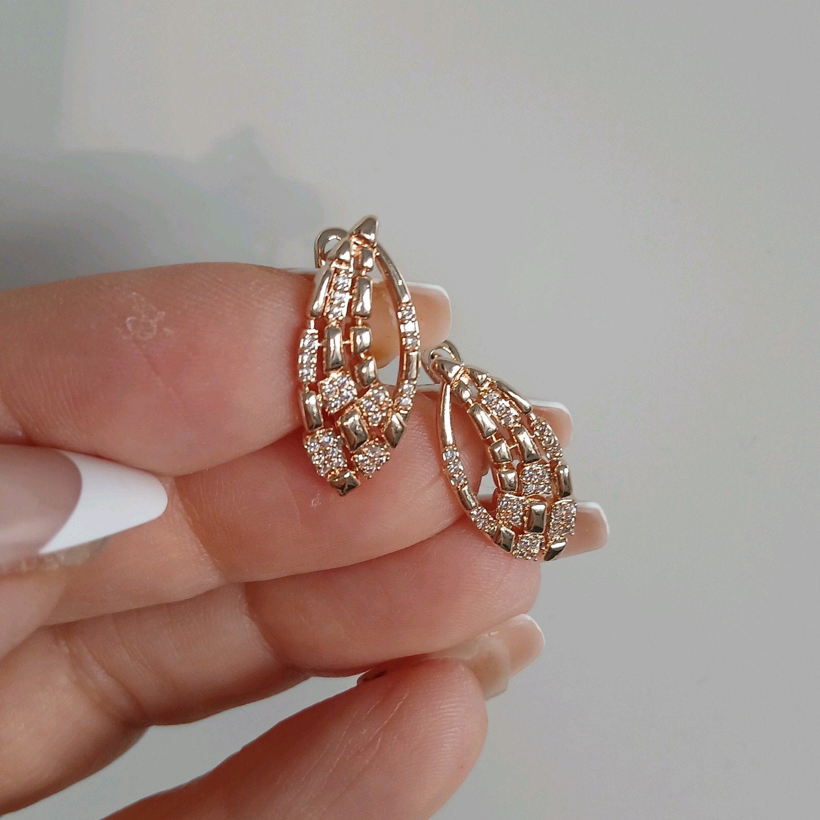 Elegante oorbellen met sprankelende steentjes, Overige materialen, Hangers, Nieuw, Ophalen of Verzenden